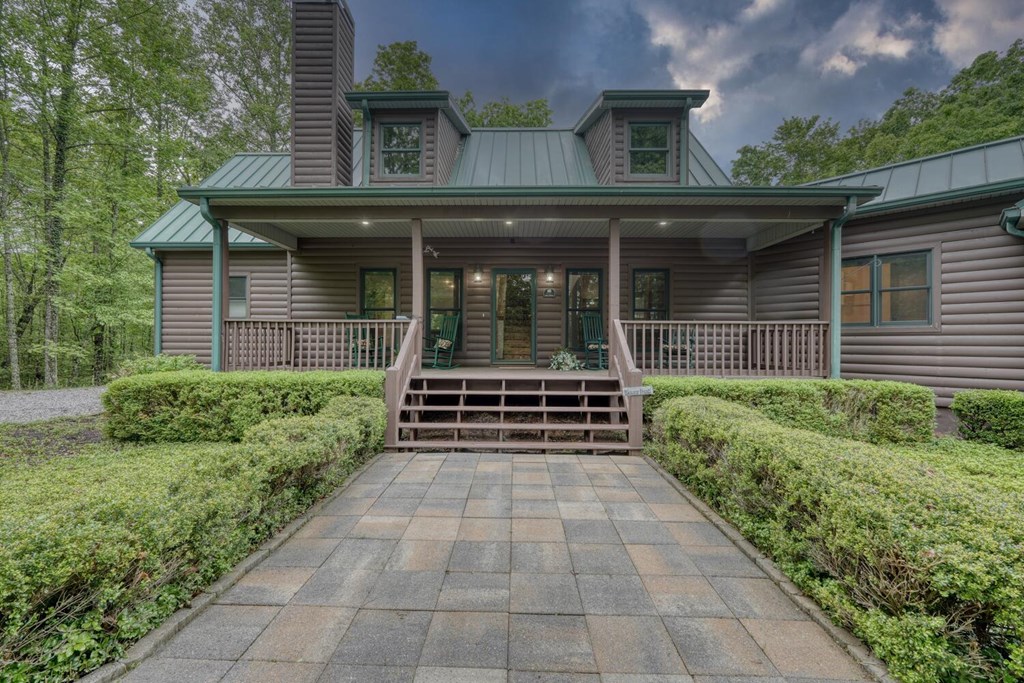 415716 Young Harris Residential