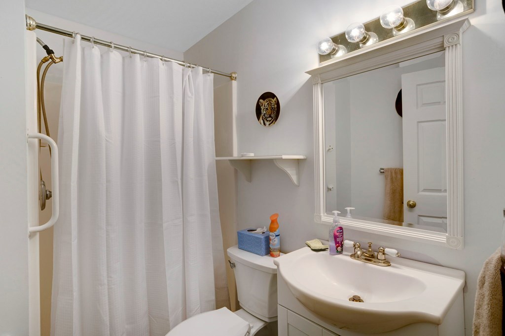 415721 Hayesville Residential