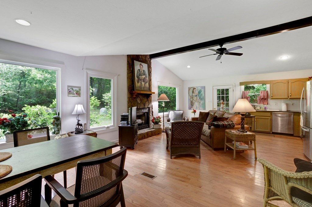 415721 Hayesville Residential