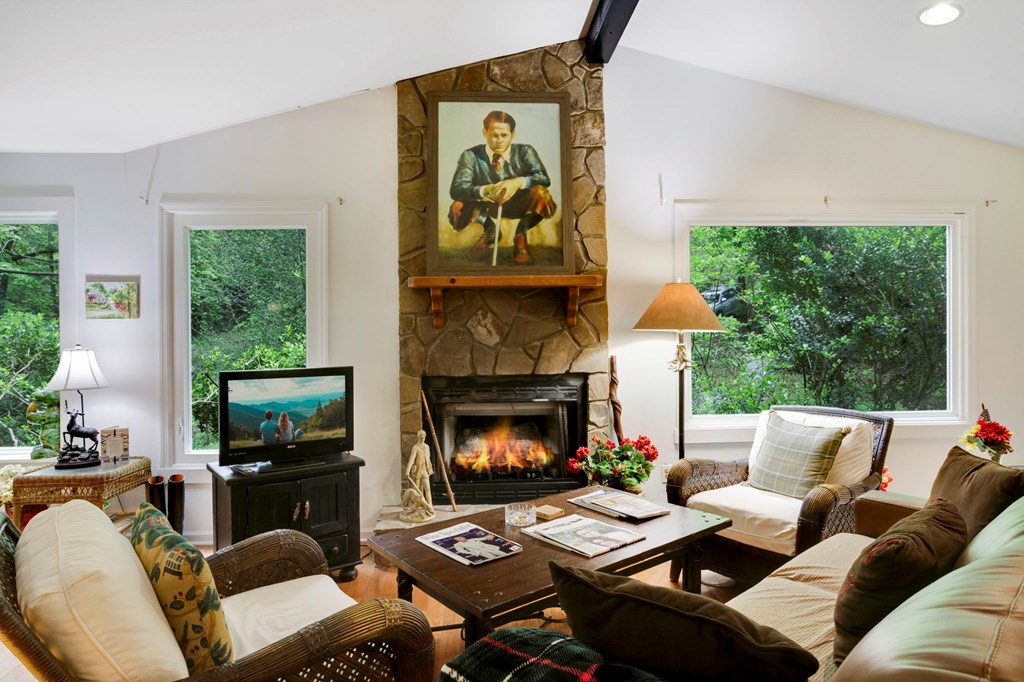 415721 Hayesville Residential