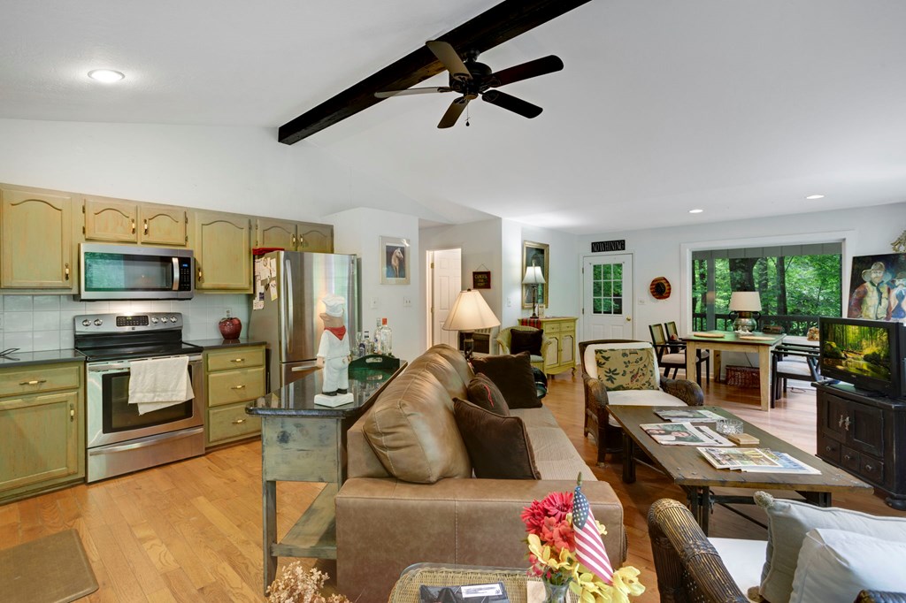 415721 Hayesville Residential
