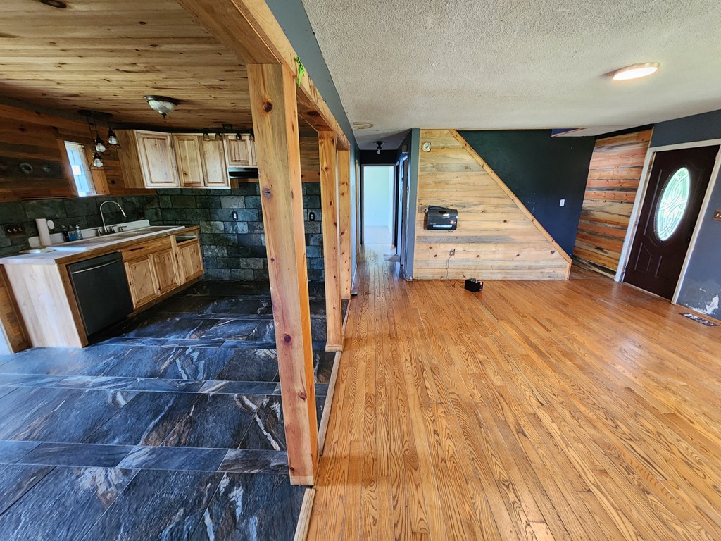 415722 Andrews Residential
