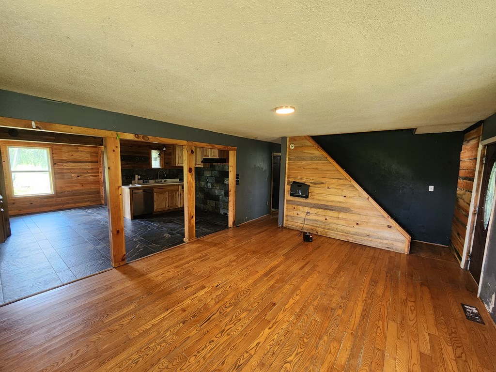 415722 Andrews Residential