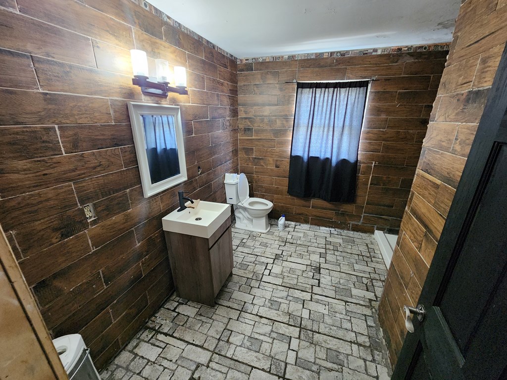 415722 Andrews Residential