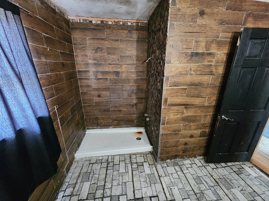 415722 Andrews Residential