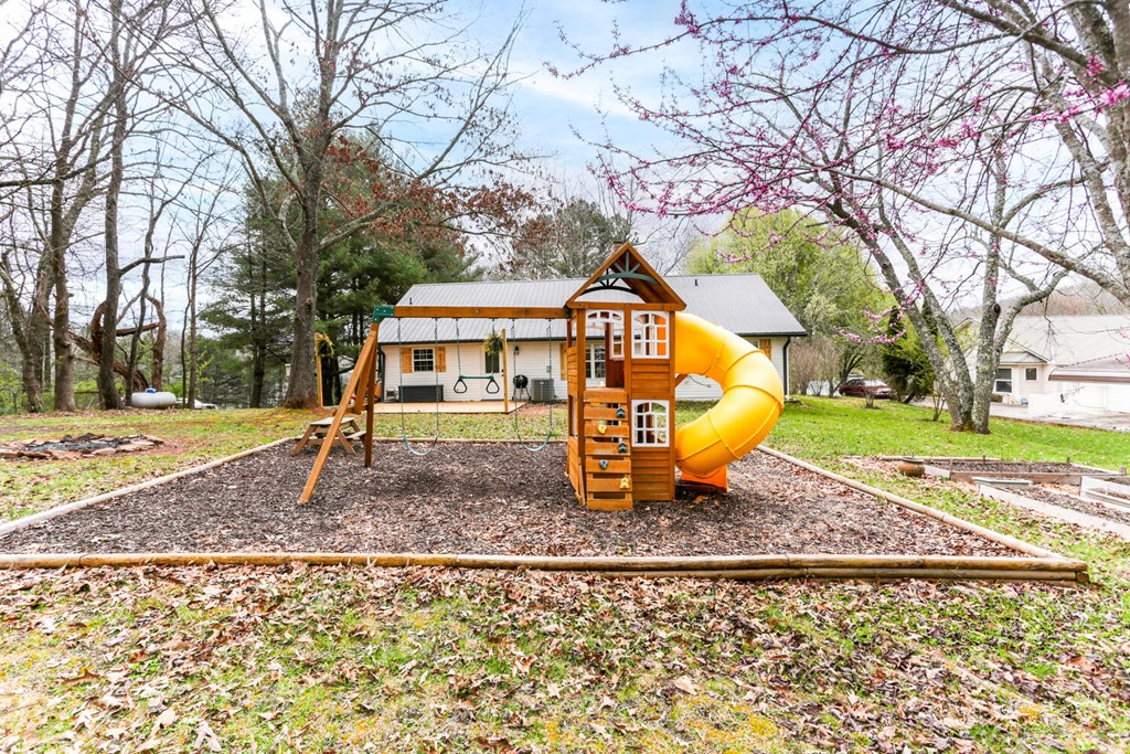 415725 Hayesville Residential