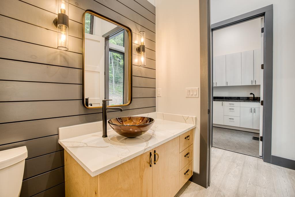 415731 Morganton Residential