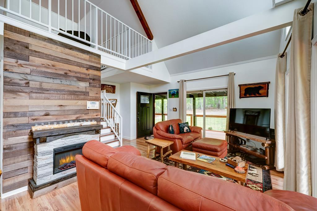 415785 Mineral Bluff Residential
