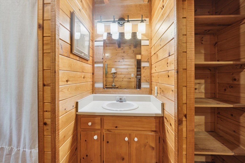 415808 Blue Ridge Residential