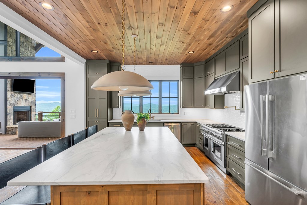 415809 Blue Ridge Residential