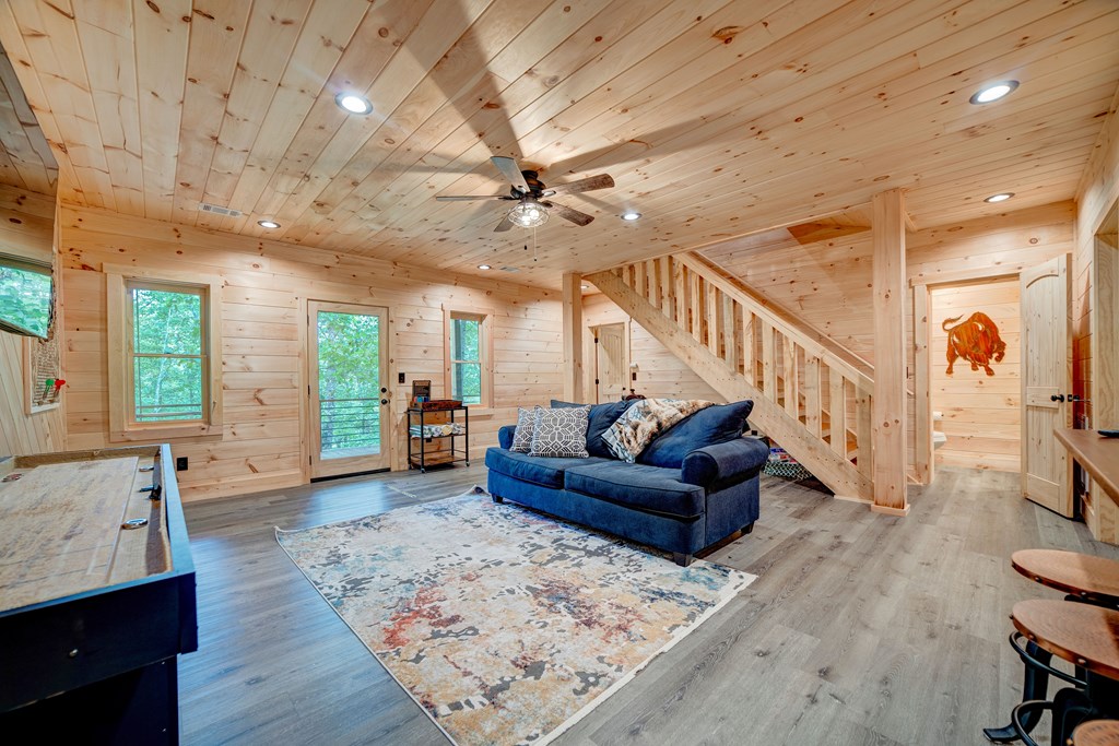 415829 Mineral Bluff Residential