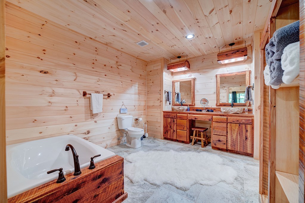 415829 Mineral Bluff Residential