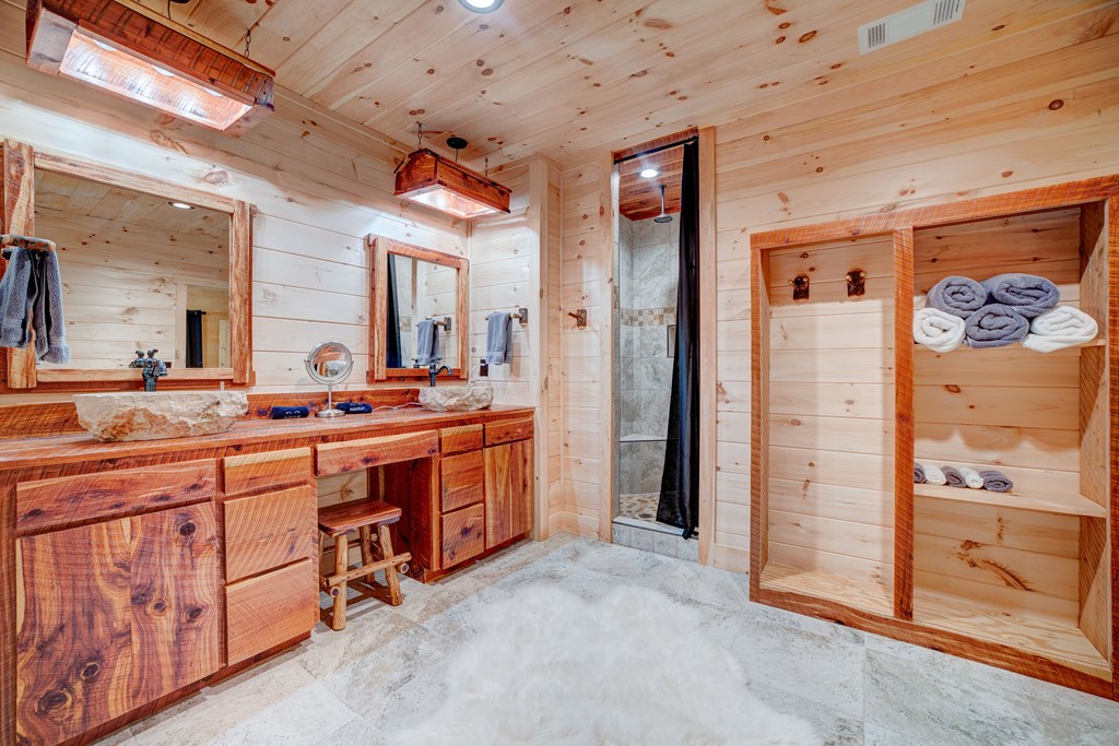 415829 Mineral Bluff Residential