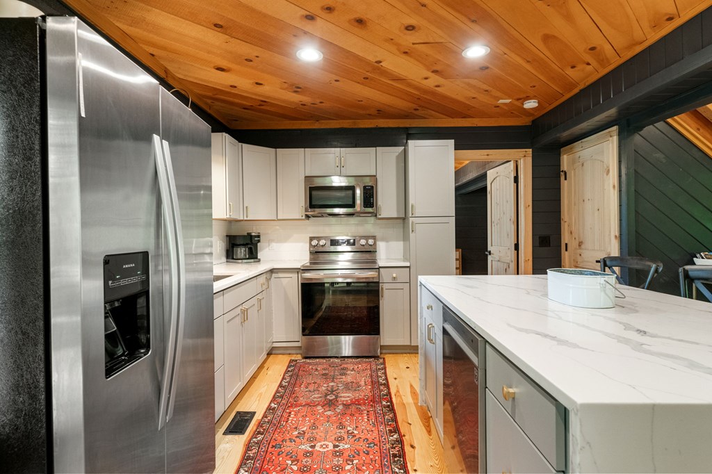 415833 Mineral Bluff Residential