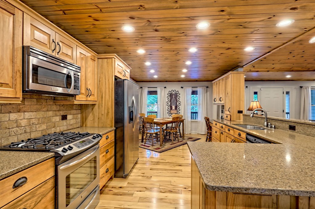 415834 Hiawassee Residential
