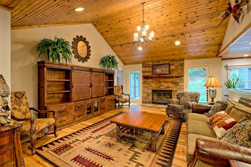 415834 Hiawassee Residential