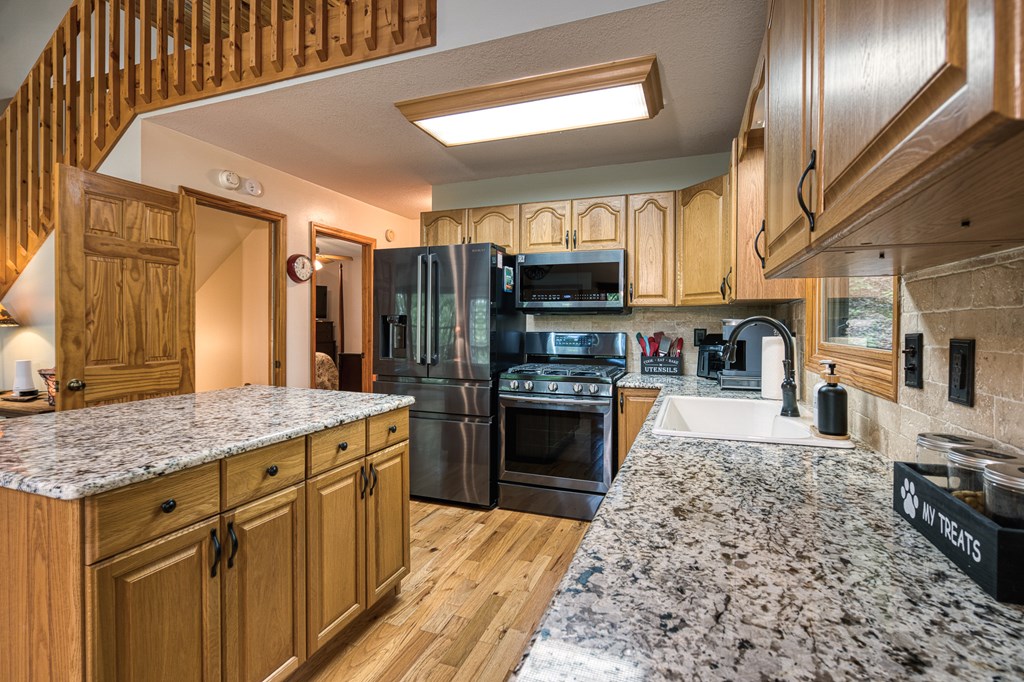 415839 Murphy Residential
