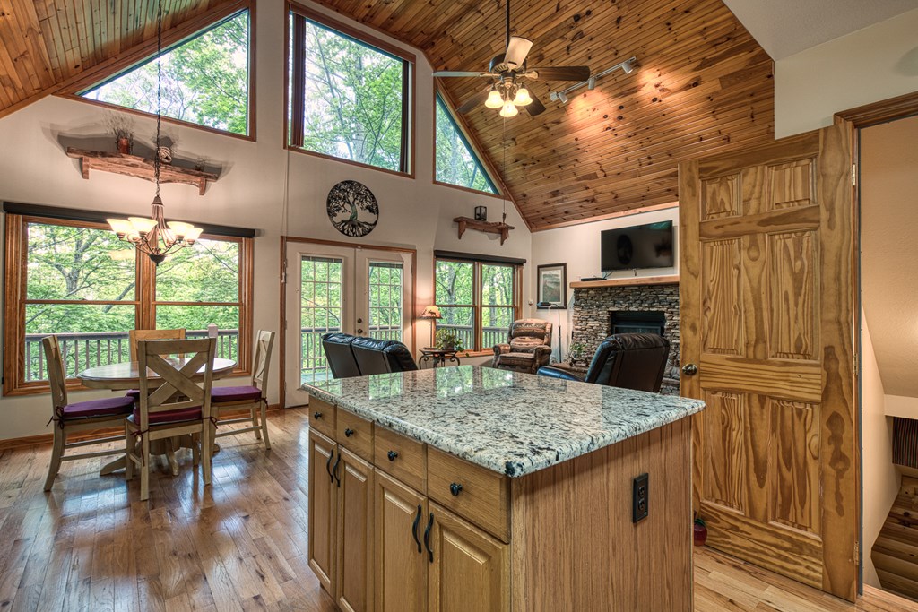 415839 Murphy Residential
