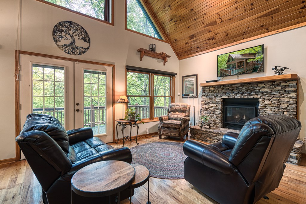 415839 Murphy Residential