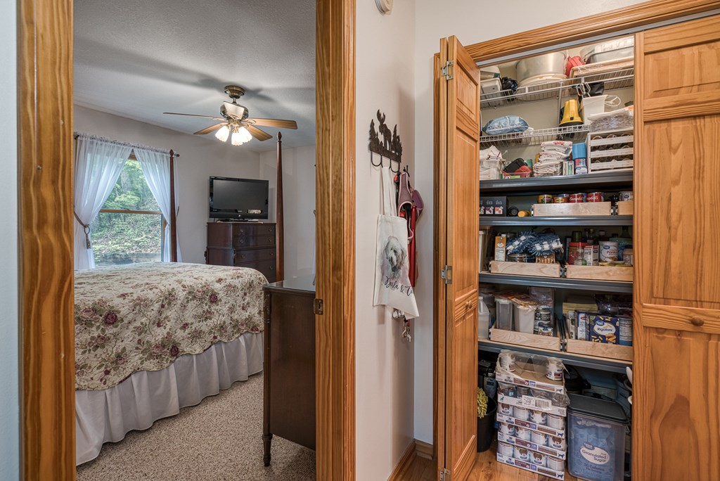 415839 Murphy Residential