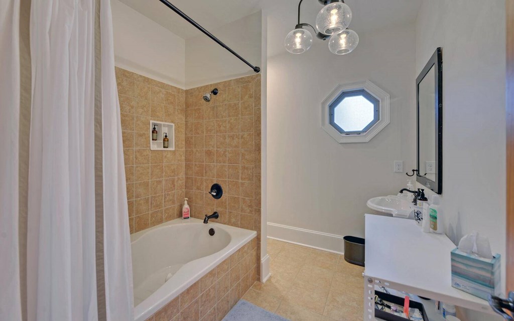 415868 Hiawassee Residential