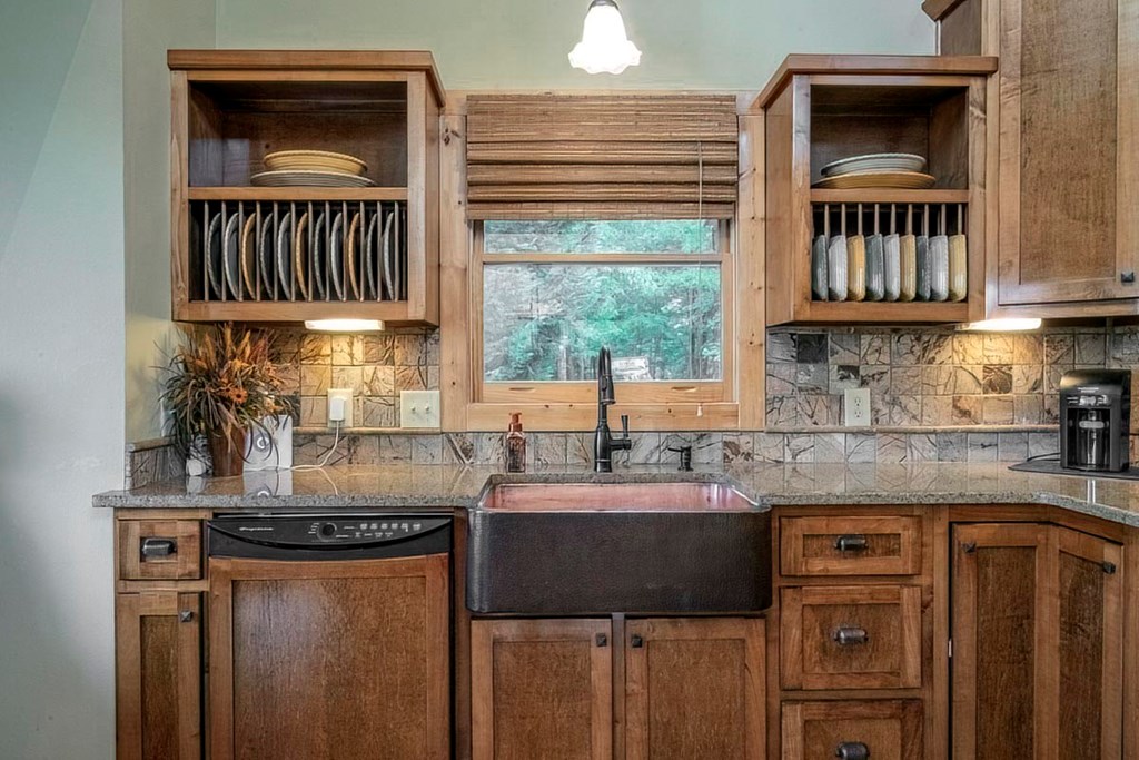 415869 Morganton Residential
