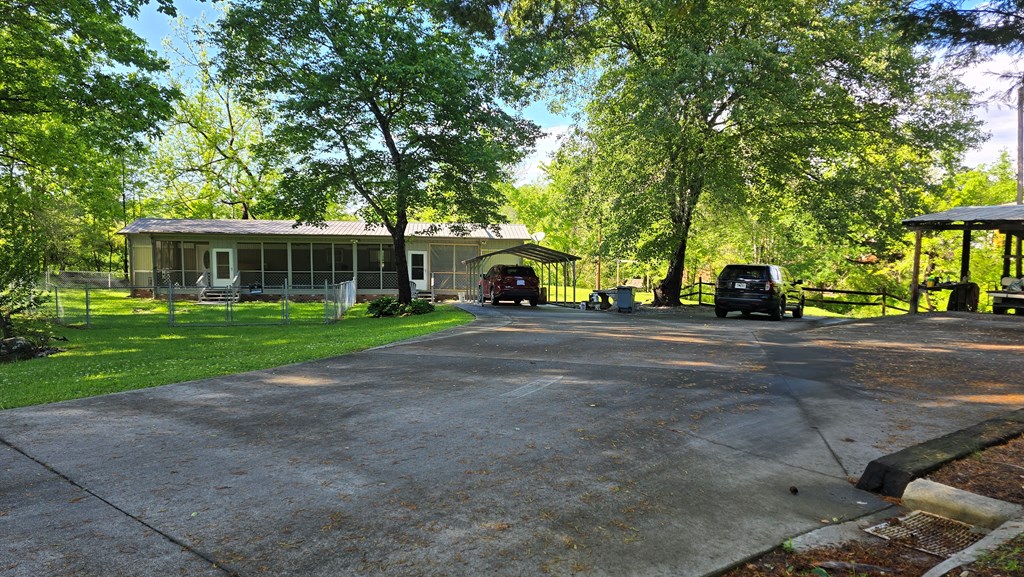 415871 Young Harris Residential