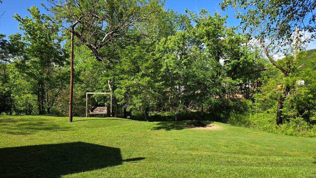 415871 Young Harris Residential