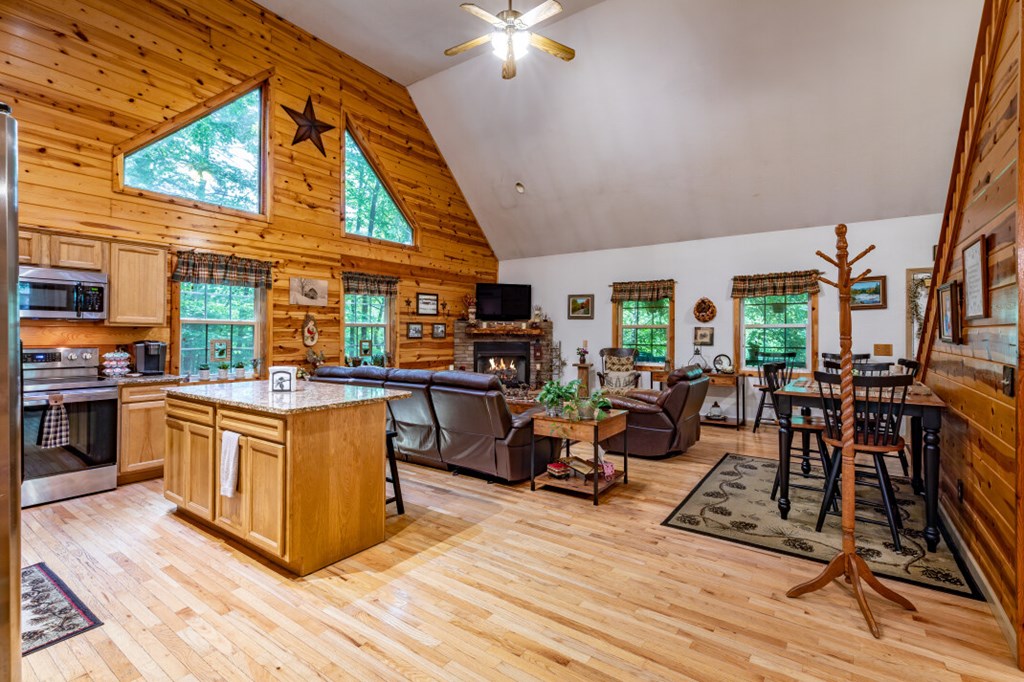 415882 Blairsville Residential