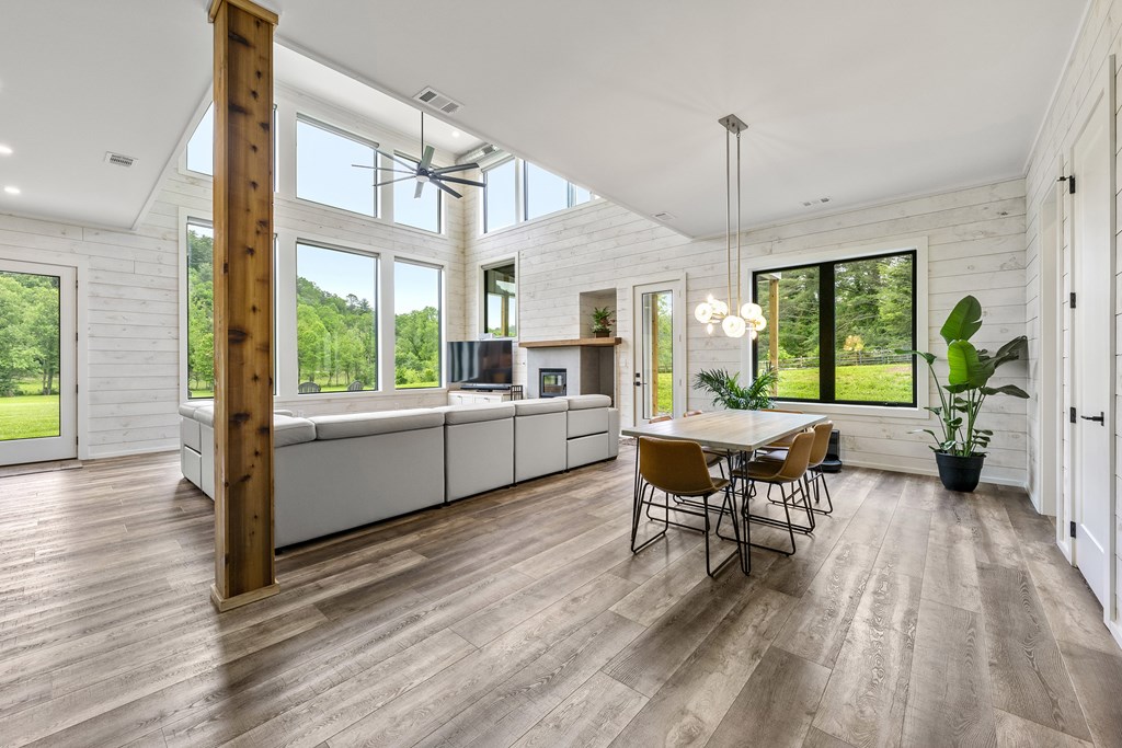 415892 Clayton Residential