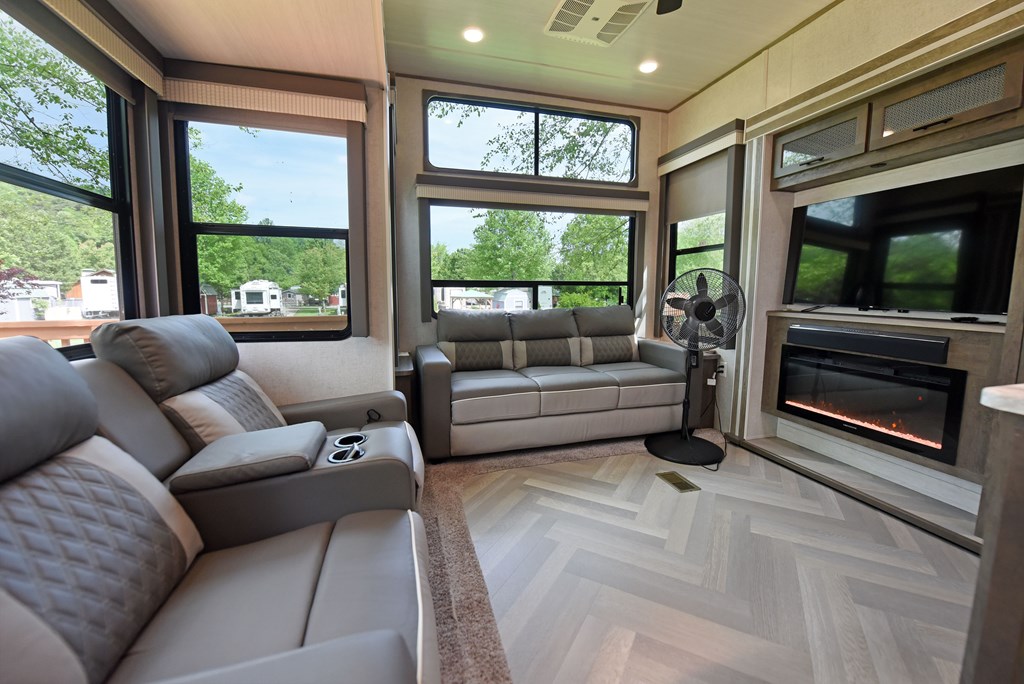 415908 Blairsville Residential