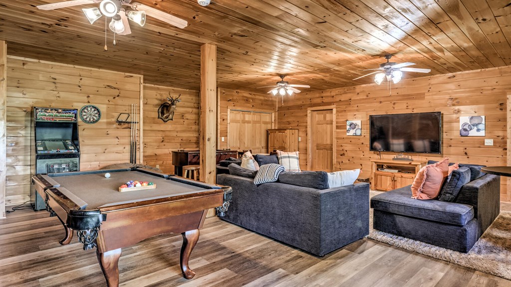 415913 Mineral Bluff Residential