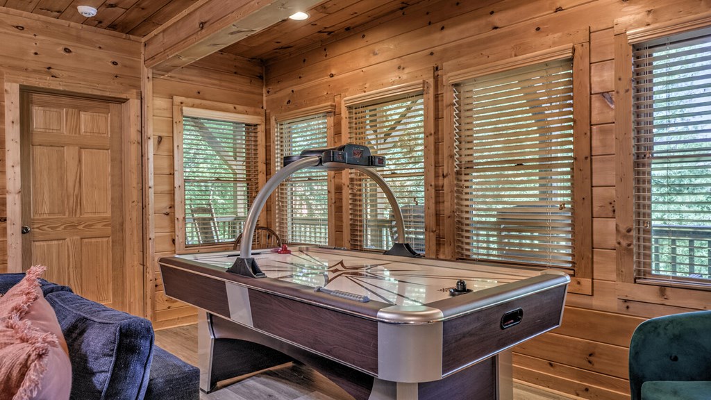 415913 Mineral Bluff Residential