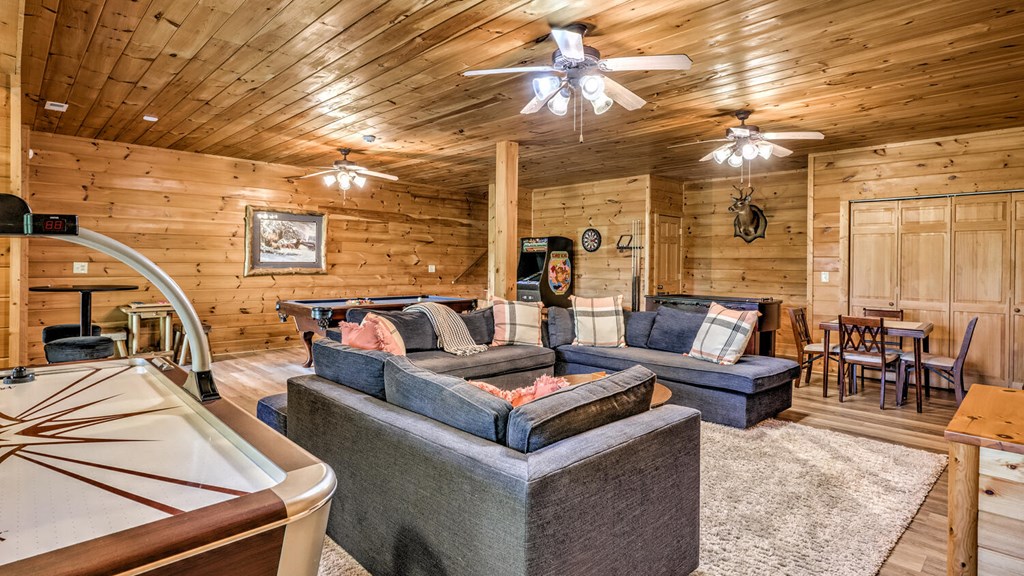 415913 Mineral Bluff Residential