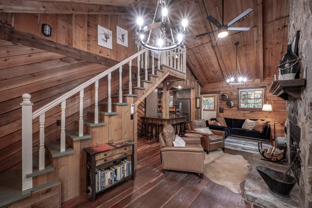 415923 Mineral Bluff Residential