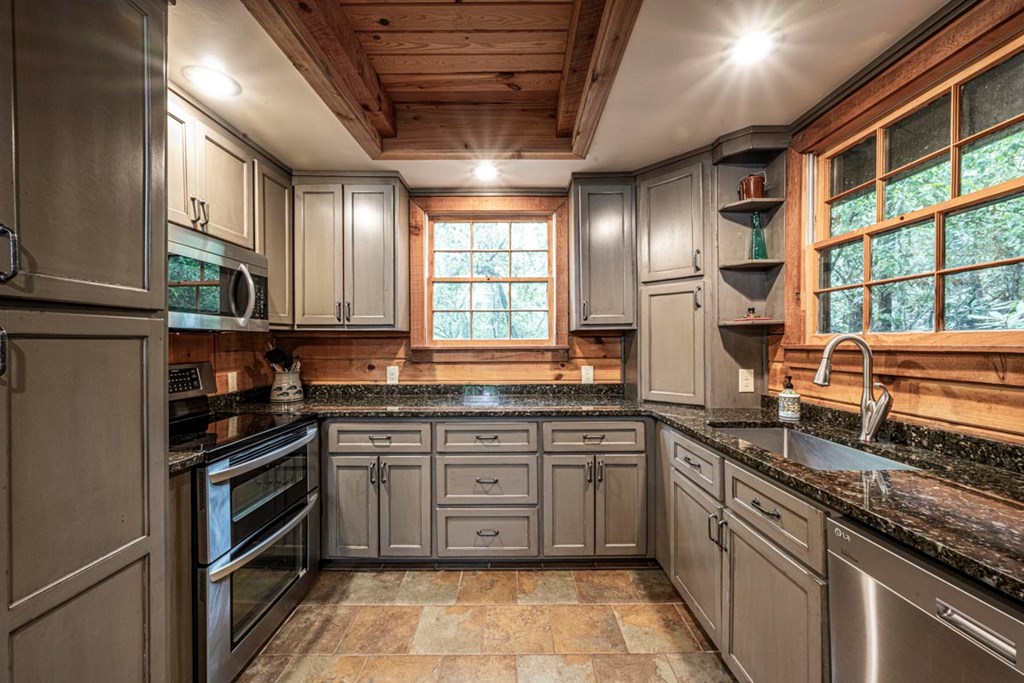 415923 Mineral Bluff Residential