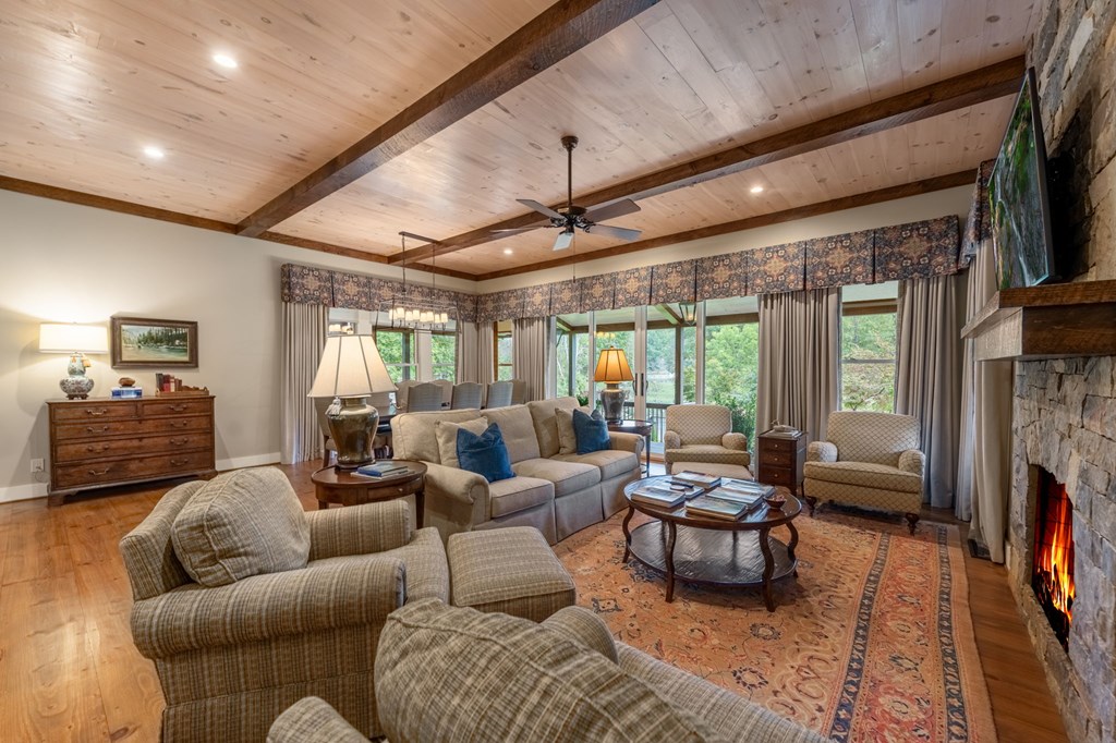 415935 Mineral Bluff Residential