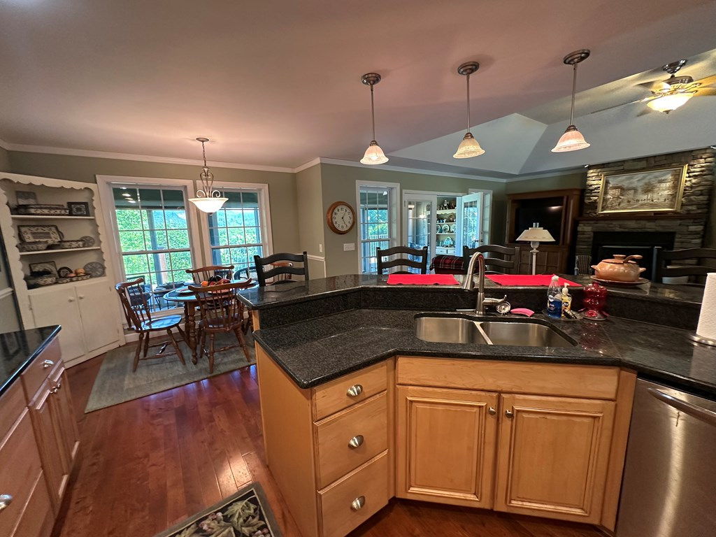 415936 Blue Ridge Residential