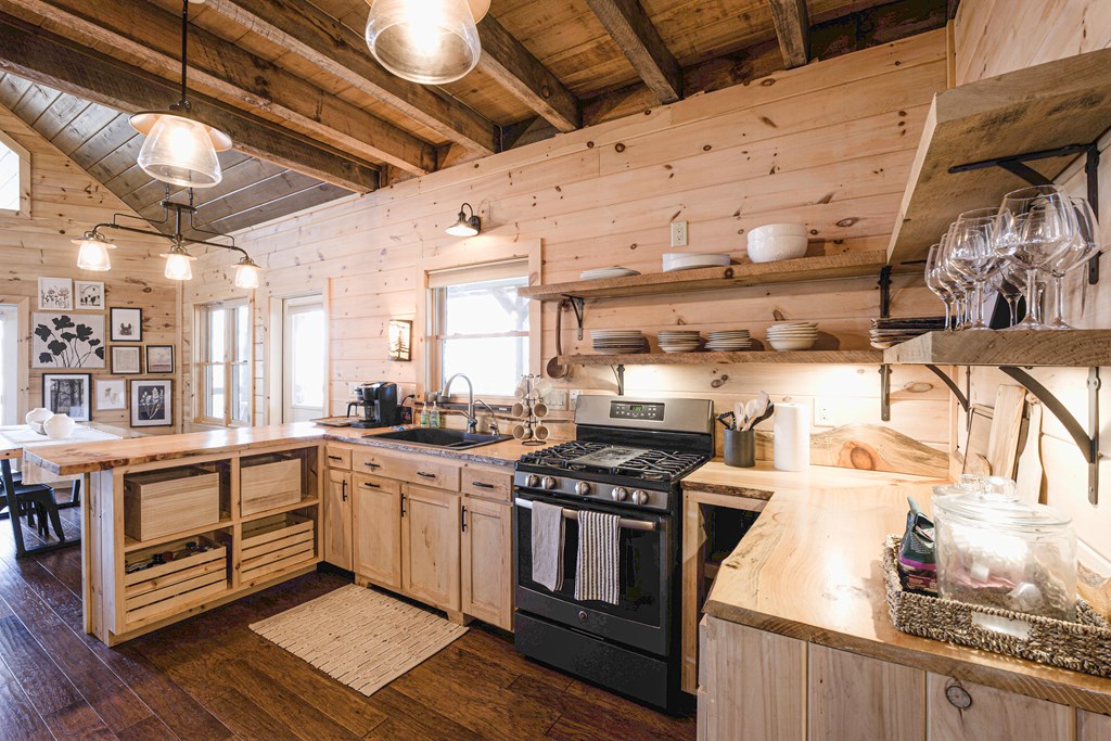415949 Blue Ridge Residential
