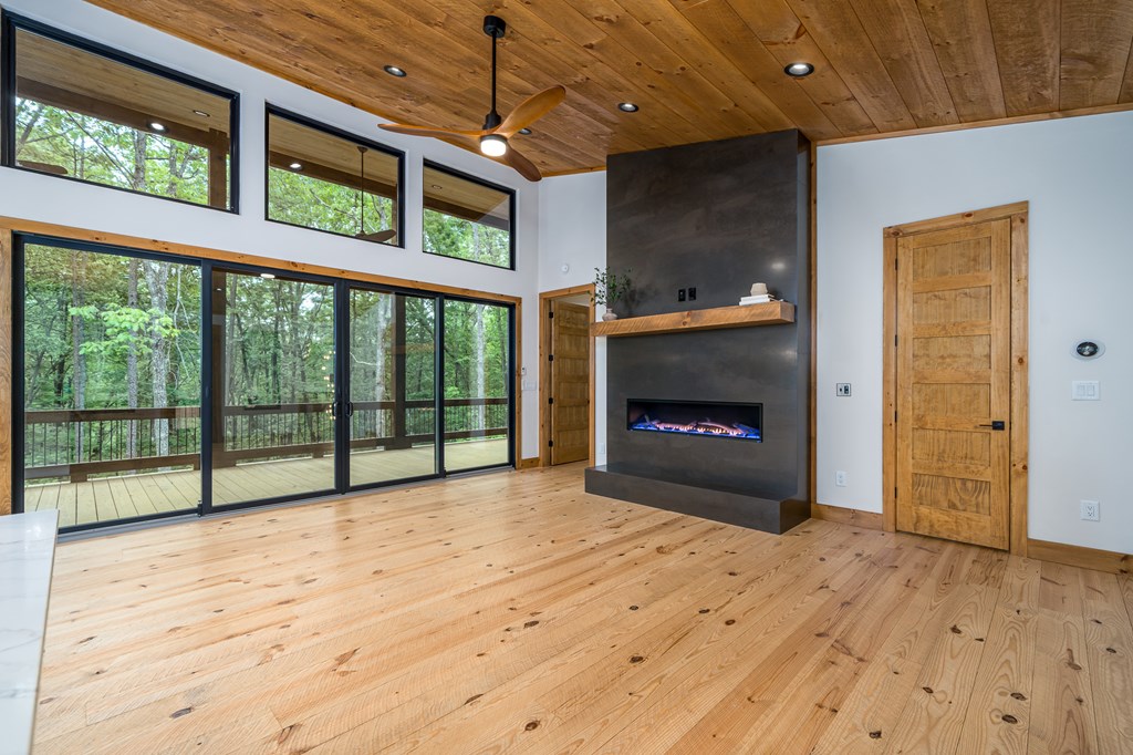 415951 Morganton Residential