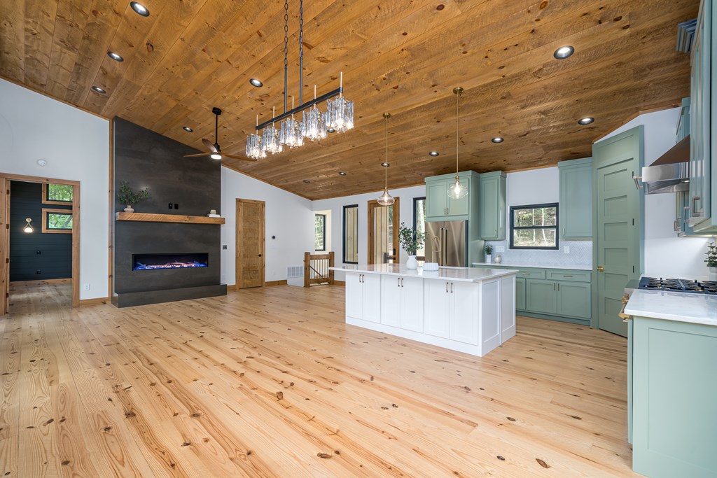 415951 Morganton Residential