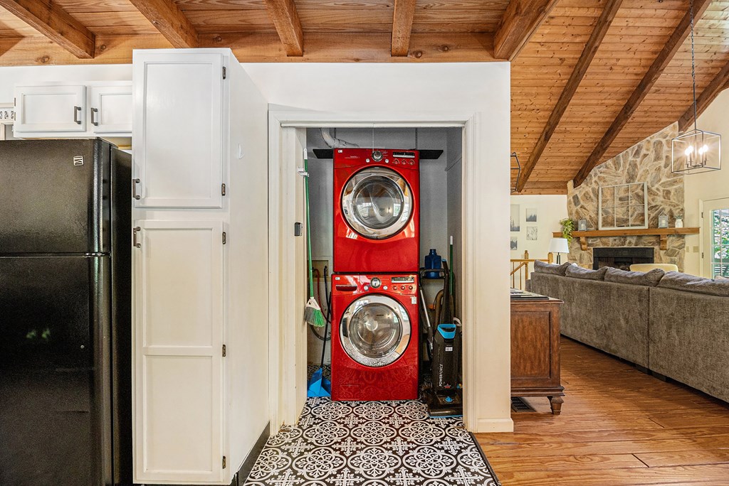 415957 Cleveland Residential