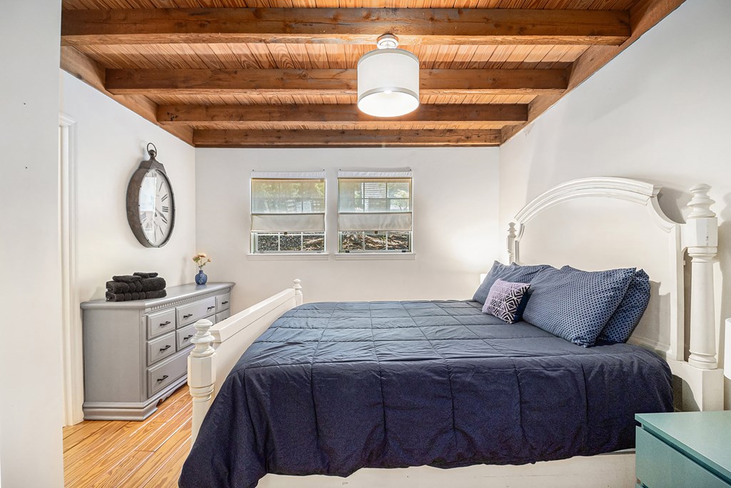 415957 Cleveland Residential