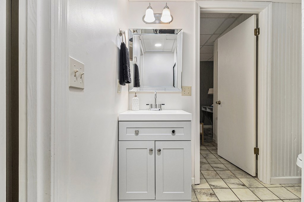 415957 Cleveland Residential