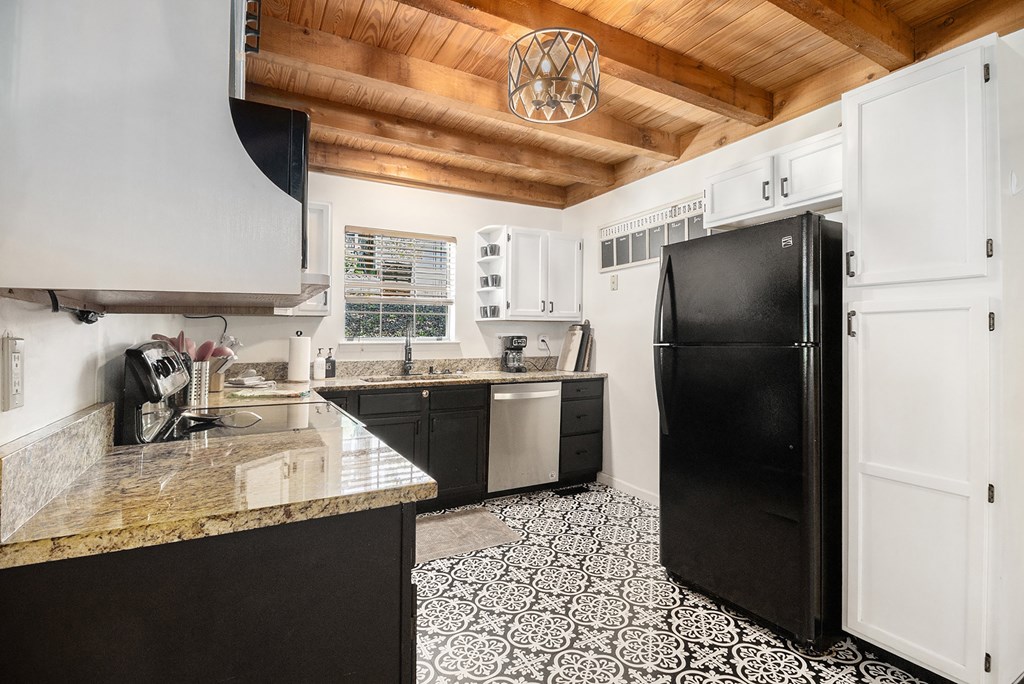 415957 Cleveland Residential