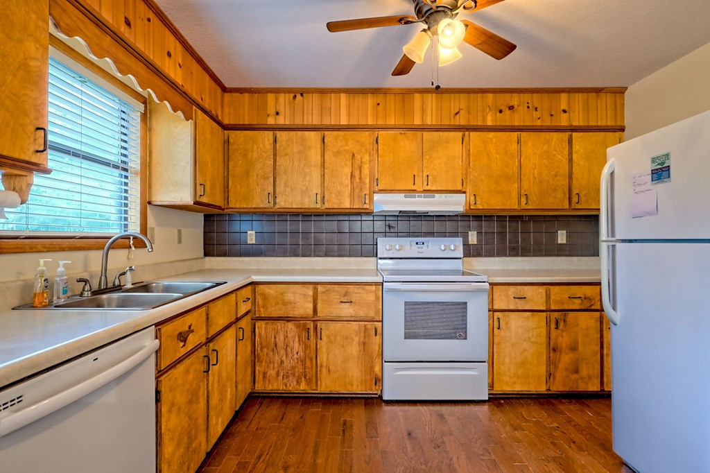 415960 Murphy Residential