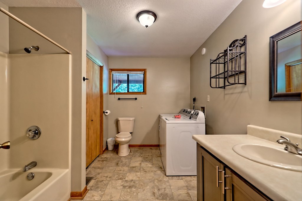 415960 Murphy Residential