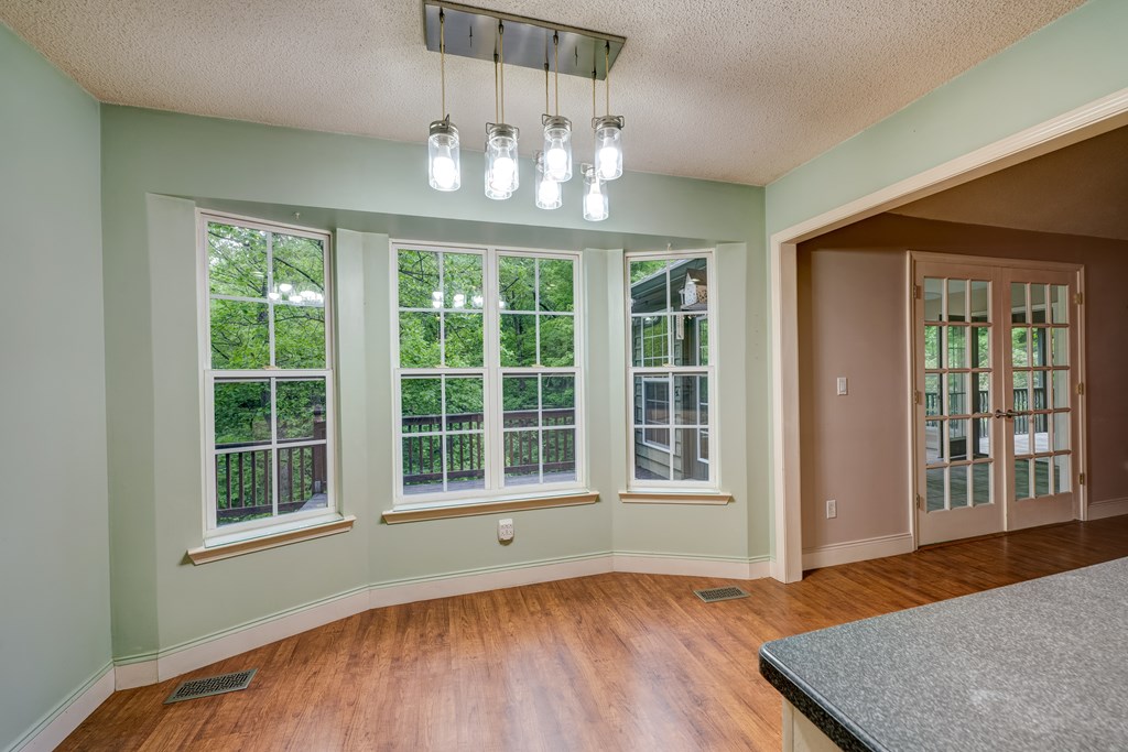 415973 Chatsworth Residential