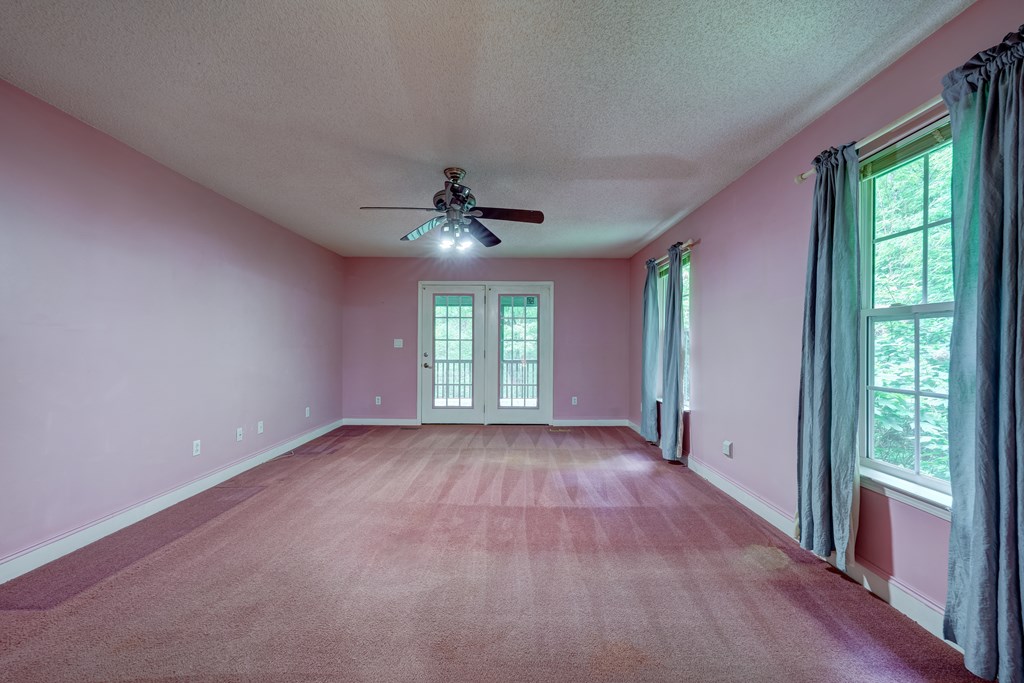 415973 Chatsworth Residential
