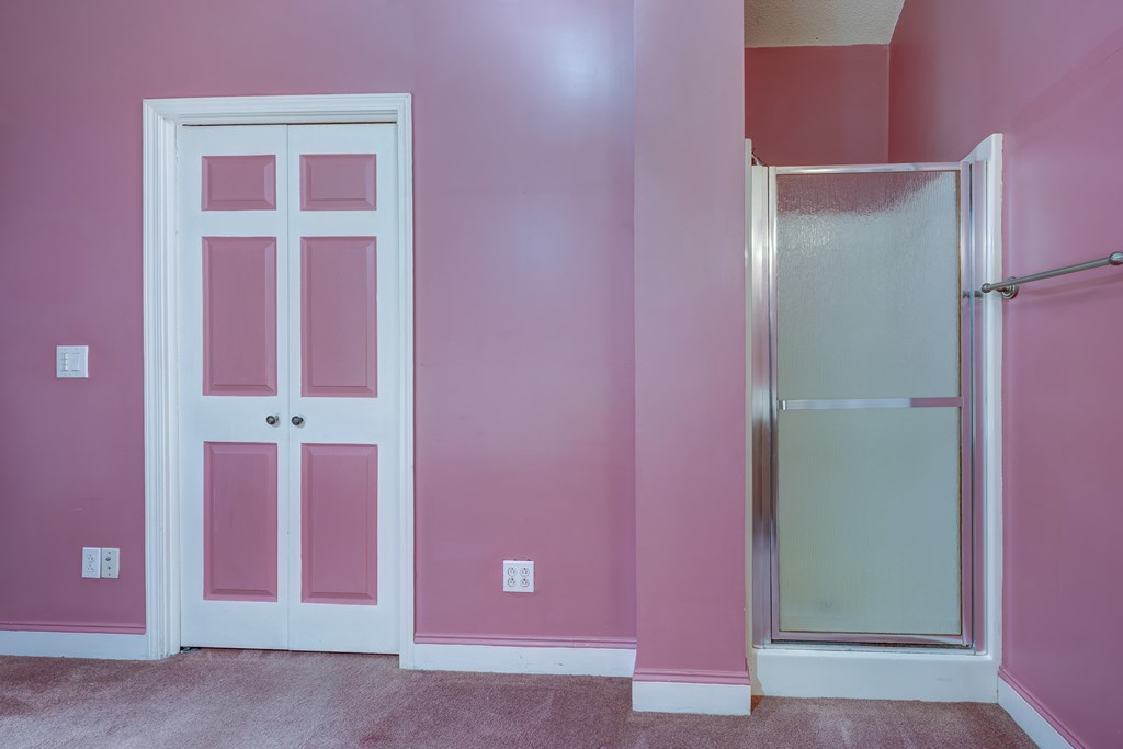 415973 Chatsworth Residential